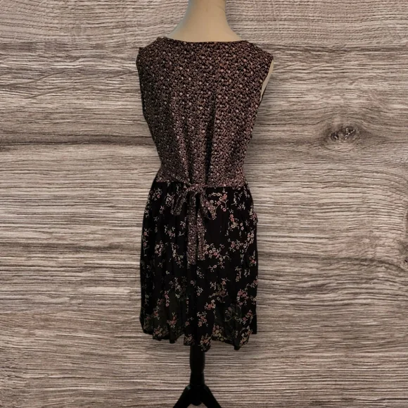 Indira Floral Spliced Button Front, Tie Back Dress with Pockets, Large, EUC - Picture 2 of 3